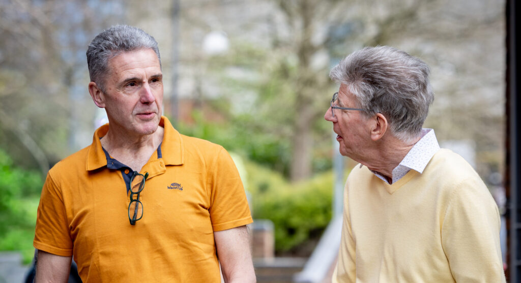 Prostate cancer treatment decision support. One to One conversation.